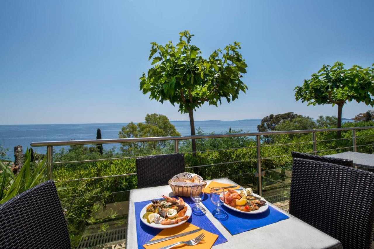 Hotel-Club Du Domaine D'Aiguebelle, Ussim Vacances เลอลาวองดูว์ ภายนอก รูปภาพ