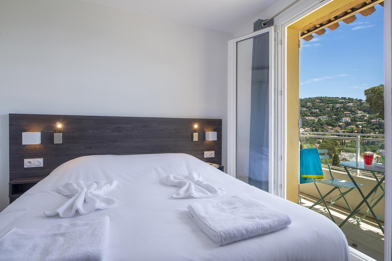 Hotel-Club Du Domaine D'Aiguebelle, Ussim Vacances เลอลาวองดูว์ ภายนอก รูปภาพ