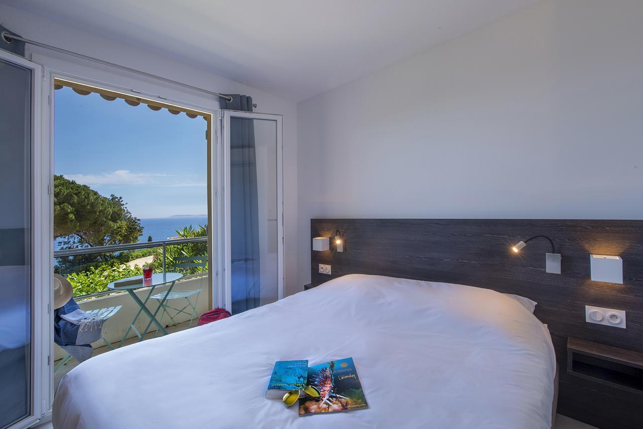 Hotel-Club Du Domaine D'Aiguebelle, Ussim Vacances เลอลาวองดูว์ ภายนอก รูปภาพ